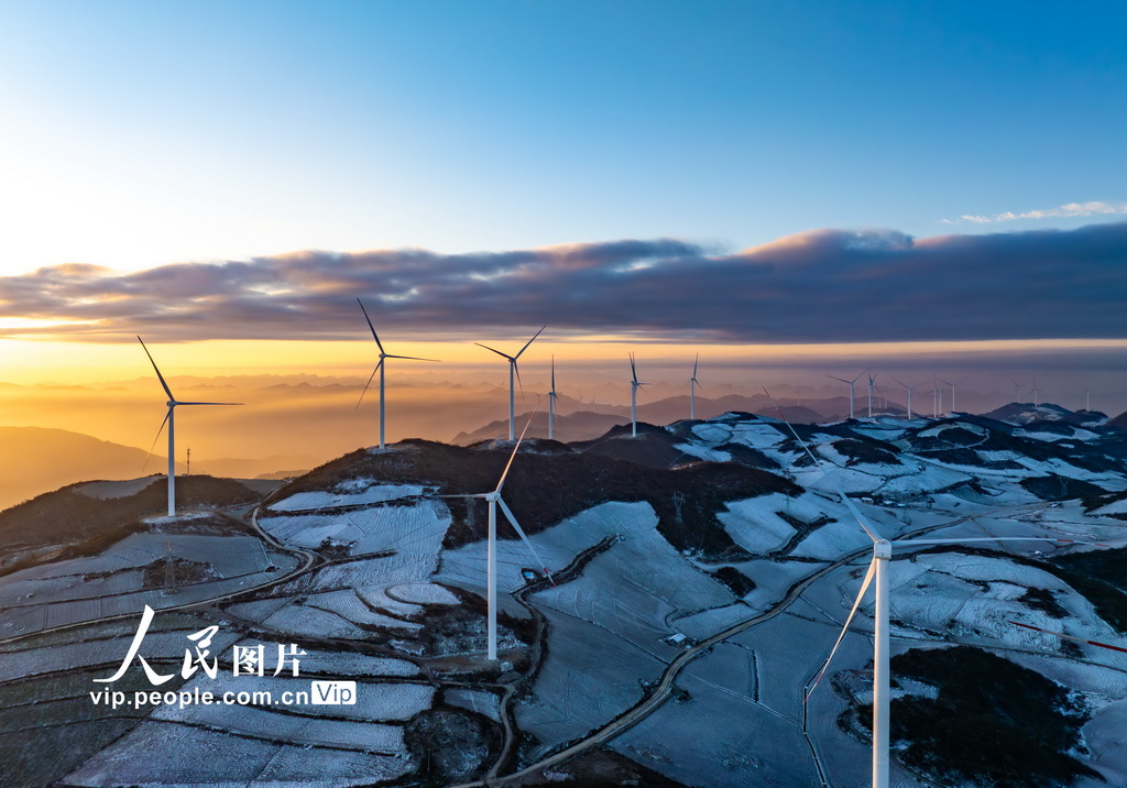 湖北秭歸：山巔風電成風景【3】