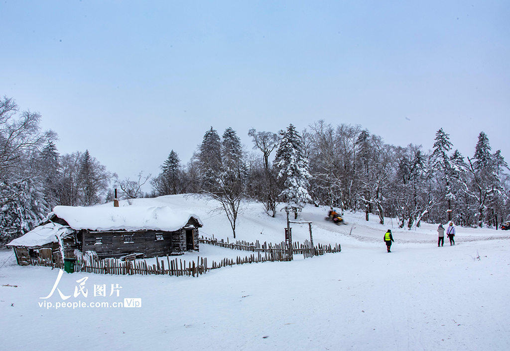 吉林長白山：雪嶺風(fēng)光引客來【3】