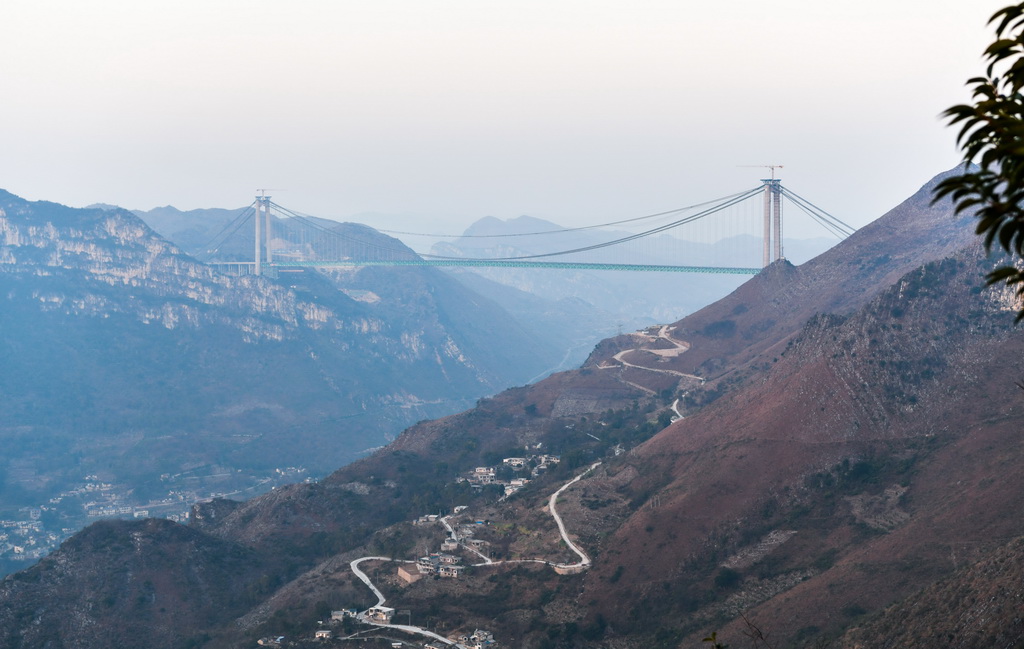 1月14日拍攝的貴州六安高速公路花江峽谷大橋。